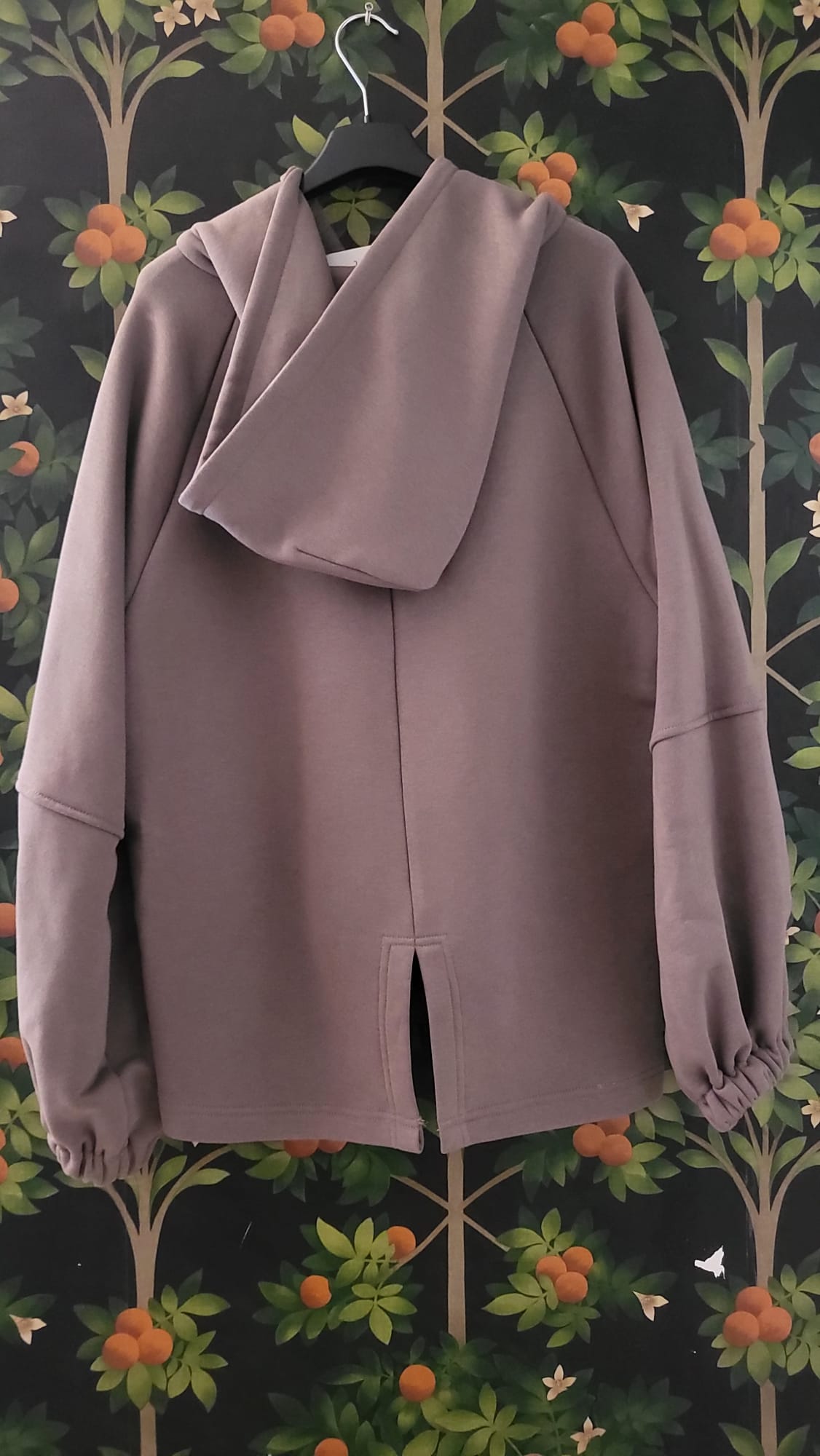 FELPA GARZATA IRIS CON ELASTICO E CAPPUCCIO