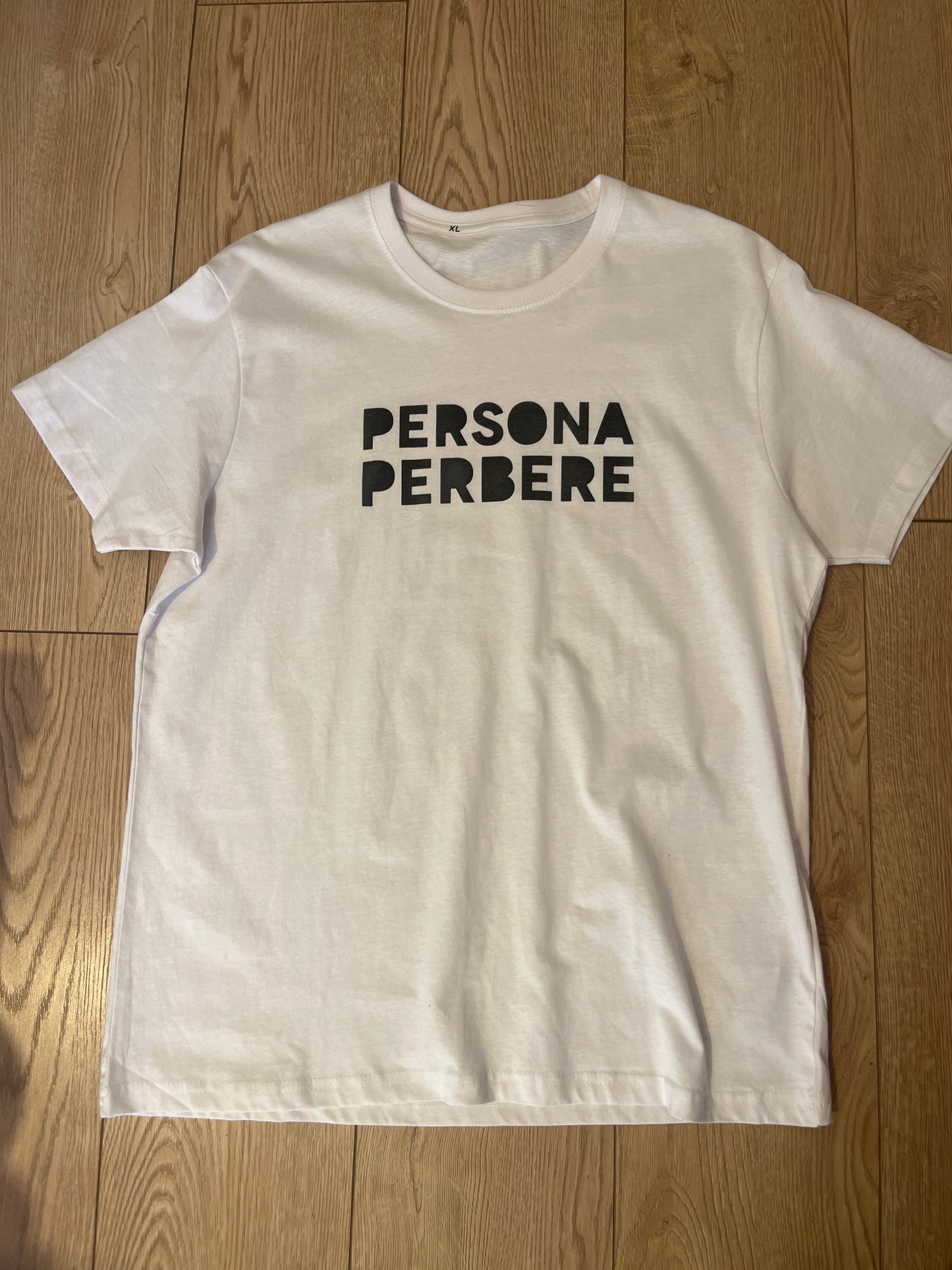 "Persona per bere" T-shirt unisex in cotone