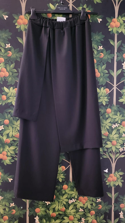 PANTALONE CON GONNA SOPRA FL857