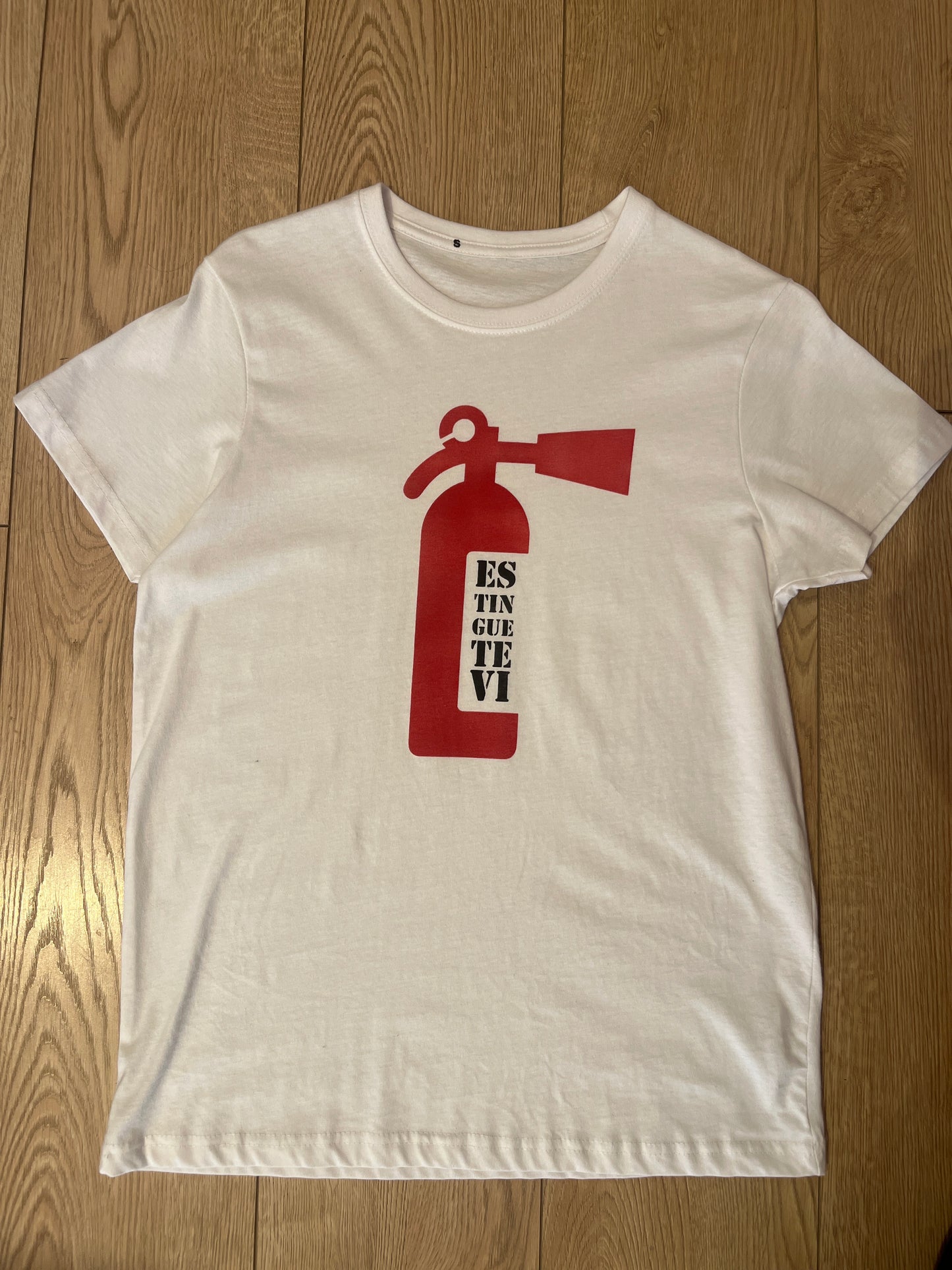 "Estinguetevi" T-shirt unisex in cotone