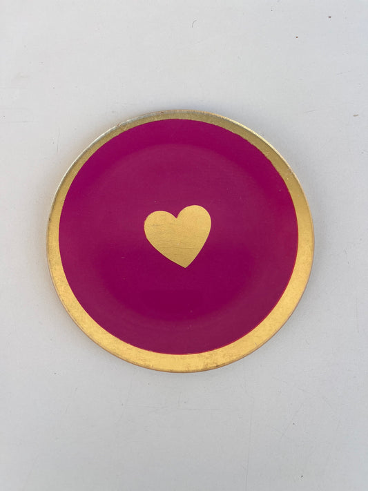 Heart-shaped saucer