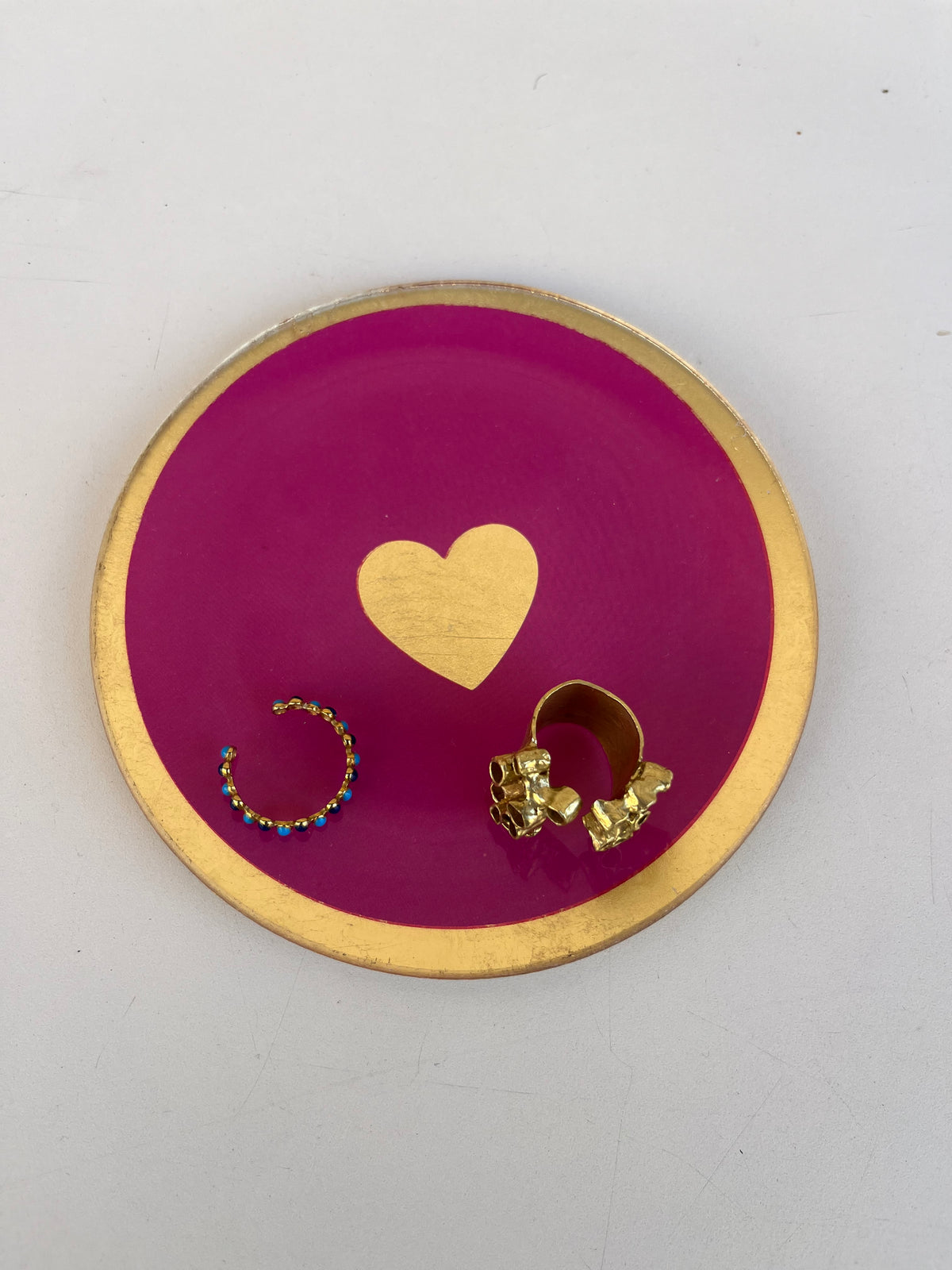 Heart-shaped saucer
